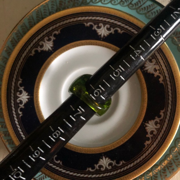 Vintage Green Lucite Gold Foil Flecks Bubble Ring - Picture 4 of 9